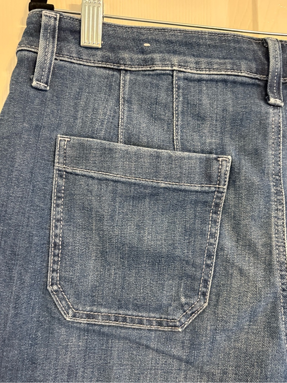 Chico’s Dark Blue Denim Jean Shorts | Size 1.5 (Chico’s) | Classic Fit - Picture 5 of 8